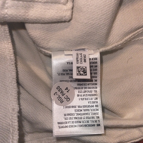 American Eagle AE Cropped white Denim Jacket women’s size small - Picture 7 of 7